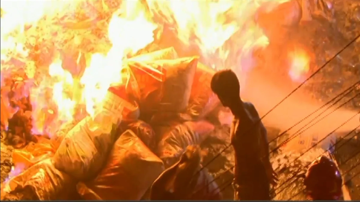 ওয়ারিতে গ্যাস লাইনের লিকেজ থেকে আগুন; দগ্ধ ৬