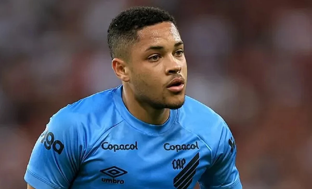 ৭ বছরের চুক্তিতে বার্সায় ব্রাজিলের ‘নতুন রোনালদো’