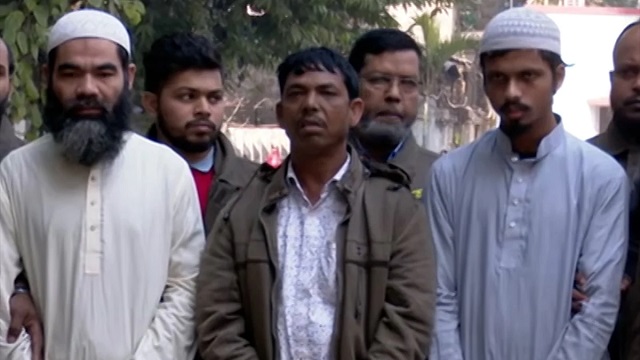 বিপুল অস্ত্র গোলাবরুদসহ ৩ জঙ্গি গ্রেফতার