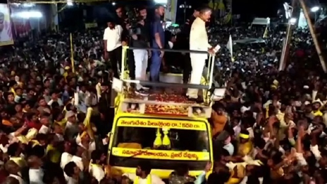 অন্ধ্রপ্রদেশে রাজনৈতিক সভায় পদদলিত হয়ে ৮ জনের প্রাণহানি