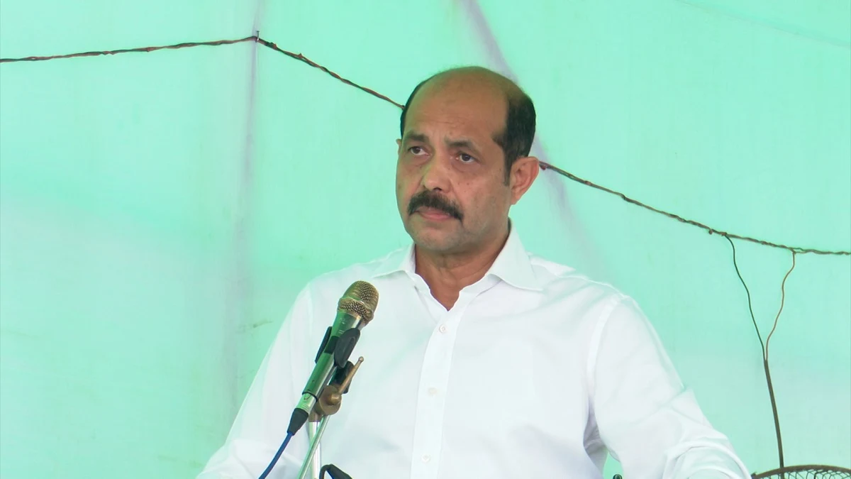 ডেঙ্গু আক্রান্তদের মুগদায় ভিড় না করে ডিএনসিসি হাসপাতালে ভর্তির পরামর্শ মেয়র আতিকের