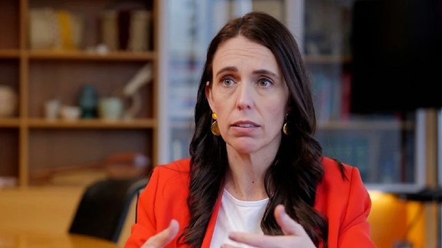 সরে দাঁড়াচ্ছেন নিউজিল্যান্ডের প্রধানমন্ত্রী জেসিন্ডা