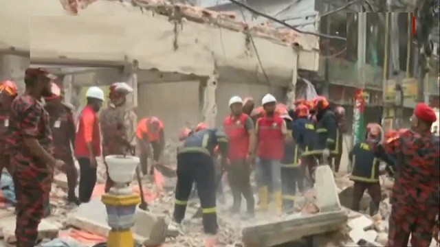 চট্টগ্রামের জামালখানে দেয়াল ধস, নিহত বেড়ে ২