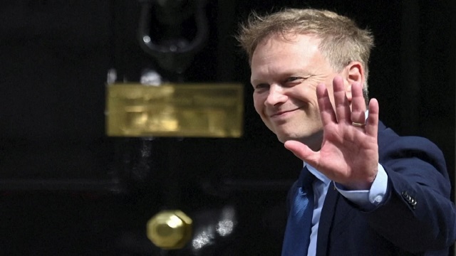 যুক্তরাজ্যের নতুন স্বরাষ্ট্রমন্ত্রী গ্রান্ট শেপস