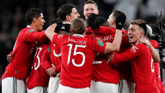 ৬ বছর পর শিরোপা জিতলো ম্যানইউ