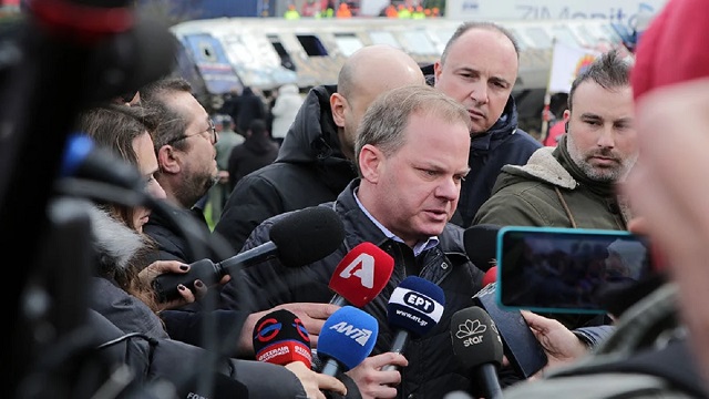 ট্রেন দুর্ঘটনার দায় নিয়ে গ্রিস পরিবহনমন্ত্রীর পদত্যাগ