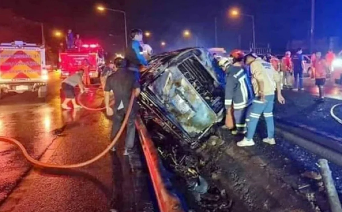 থাইল্যান্ডে সড়ক দুর্ঘটনায় দুই শিশুসহ নিহত ১১