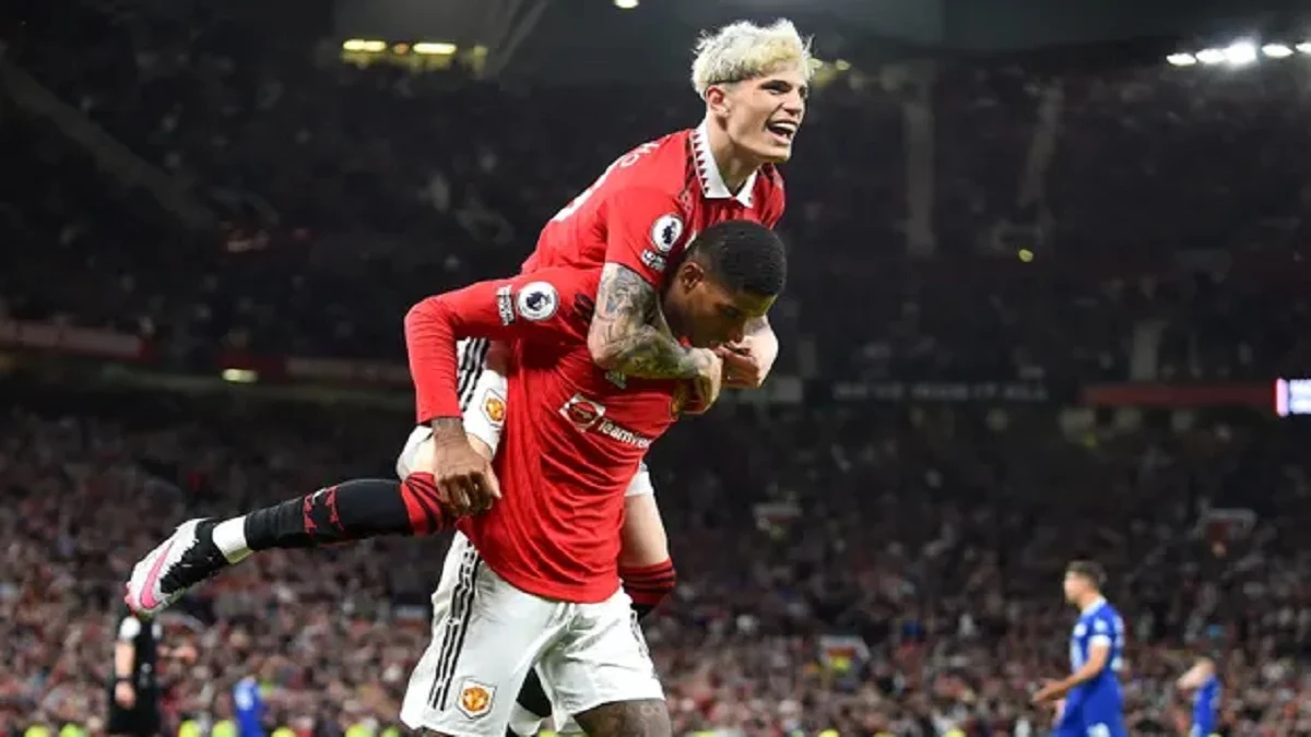 ম্যানচেস্টার ইউনাইটেডের বড় জয়ে কপাল পুড়লো লিভারপুলের