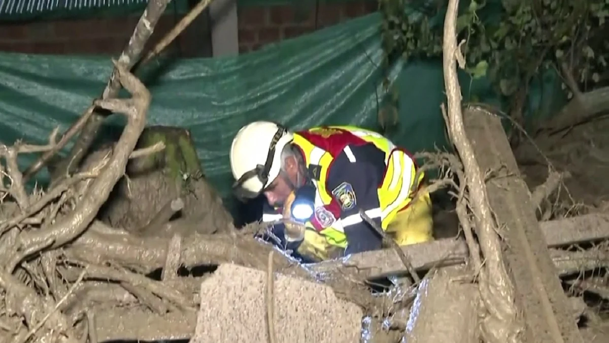 কলম্বিয়ায় নদী ভাঙন ও ভূমিধসে শিশুসহ অন্তত ১৪ জনের মৃত্যু