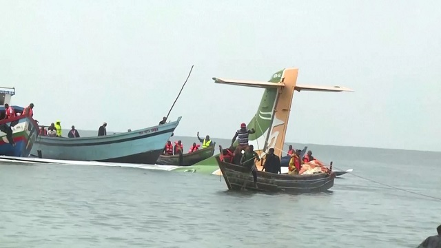 তানজানিয়ায় যাত্রীবাহী বিমান বিধ্বস্তে প্রাণহানি ১৯ আরোহীর