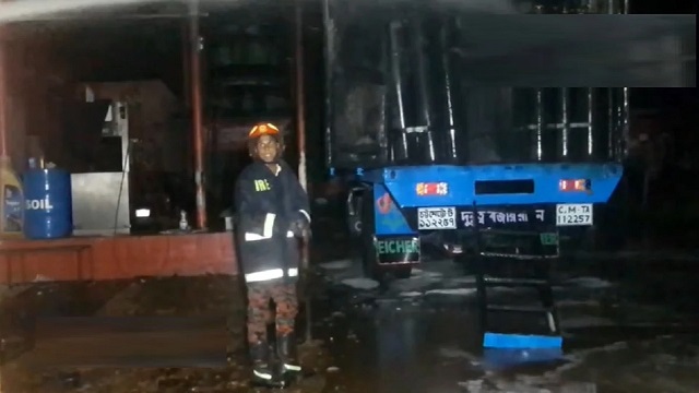 গাজীপুরে সিলিন্ডারবাহী গাড়িতে আগুন: দগ্ধ ৫