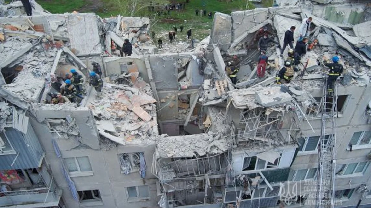 ইউক্রেনের স্লোভানিয়াস্কে রুশ হামলায় নিহত ৮