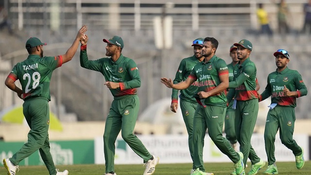 বিশ্ব চ্যাম্পিয়ন ইংল্যান্ডকে ৫০ রানে হারাল বাংলাদেশ