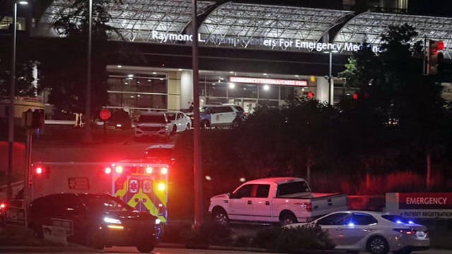 যুক্তরাষ্ট্রে বন্দুক হামলায় পুলিশসহ নিহত ৫