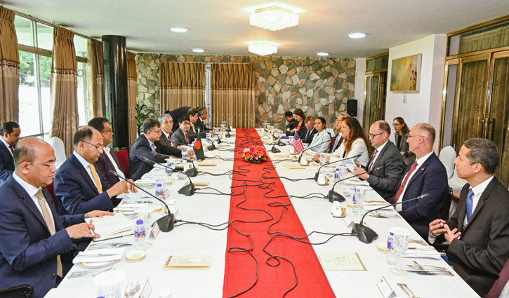 দ্বিপাক্ষিক সম্পর্ক জোরদারের প্রতিশ্রুতি উজরা জেয়ার