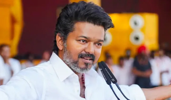 বিজয়ের বাড়িতে বোমা আতঙ্ক