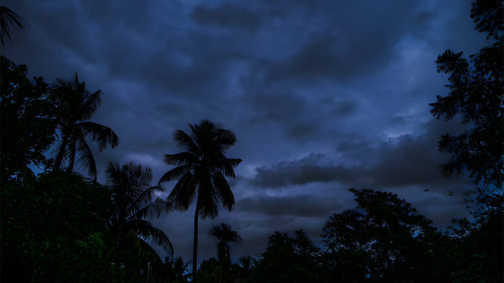 রাত ১টার মধ্যে যেসব অঞ্চলে ঝড়ের আভাস