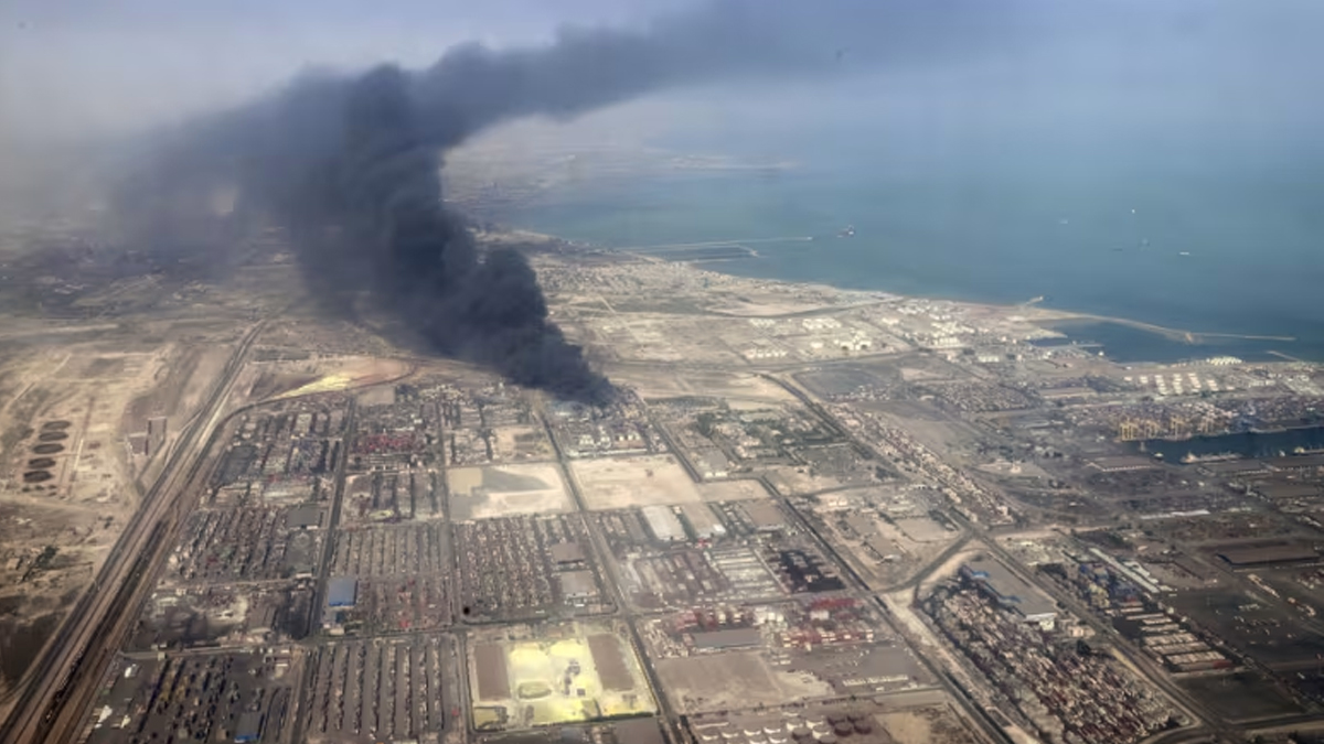 ইরানের বন্দরে বিস্ফোরণে নিহতের সংখ্যা বেড়ে ৭০