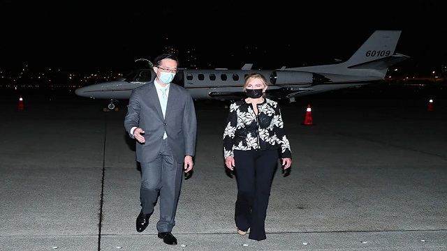 চীনা হুমকি উপেক্ষা করে তাইওয়ানে মার্কিন সিনেটর