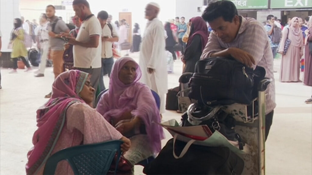 শেষ হয়নি কমলাপুর রেল লাইনের সংস্কার, শিডিউল বিপর্যয়ে ভোগান্তিতে যাত্রীরা