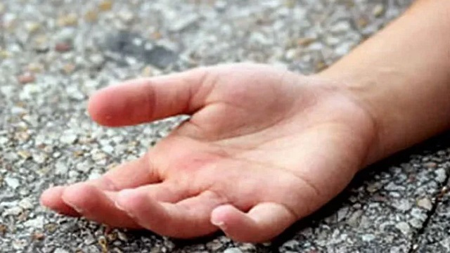 নির্মাণাধীন স্কুল ভবনের ছাদ থেকে রড পড়ে স্কুলছাত্রীর মৃত্যু