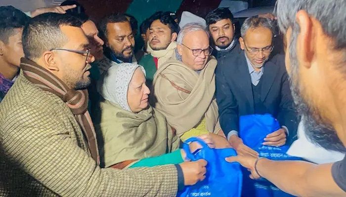 জিয়ার জন্মবার্ষিকীতে বিএনপির শীতবস্ত্র বিতরণ