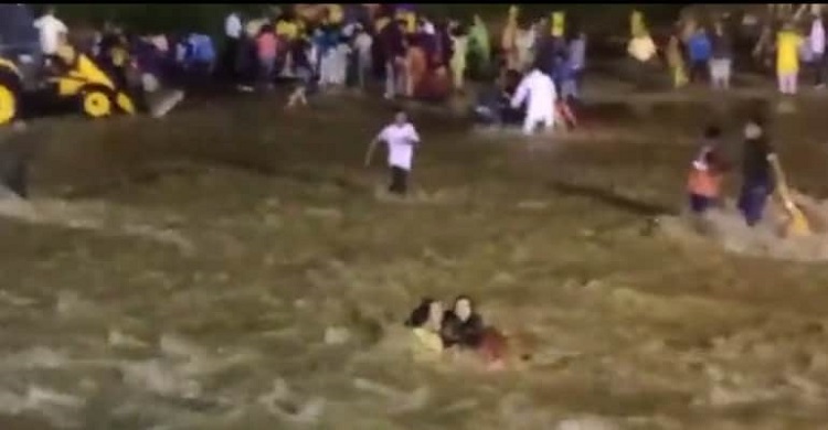 প্রতিমা বিসর্জন দিতে গিয়ে নিহত ৭